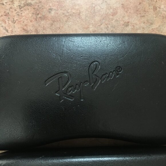 2 Ray-Ban hard clamshell sunglass cases - Picture 4 of 8